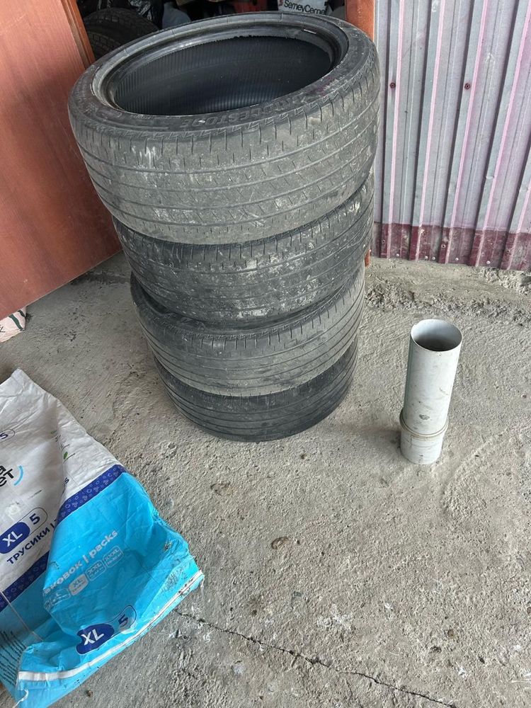 P18 235/45.  Bridgestone. Летний