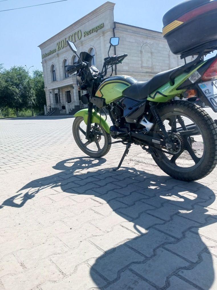 Мотоцикл рейсер тейгер
