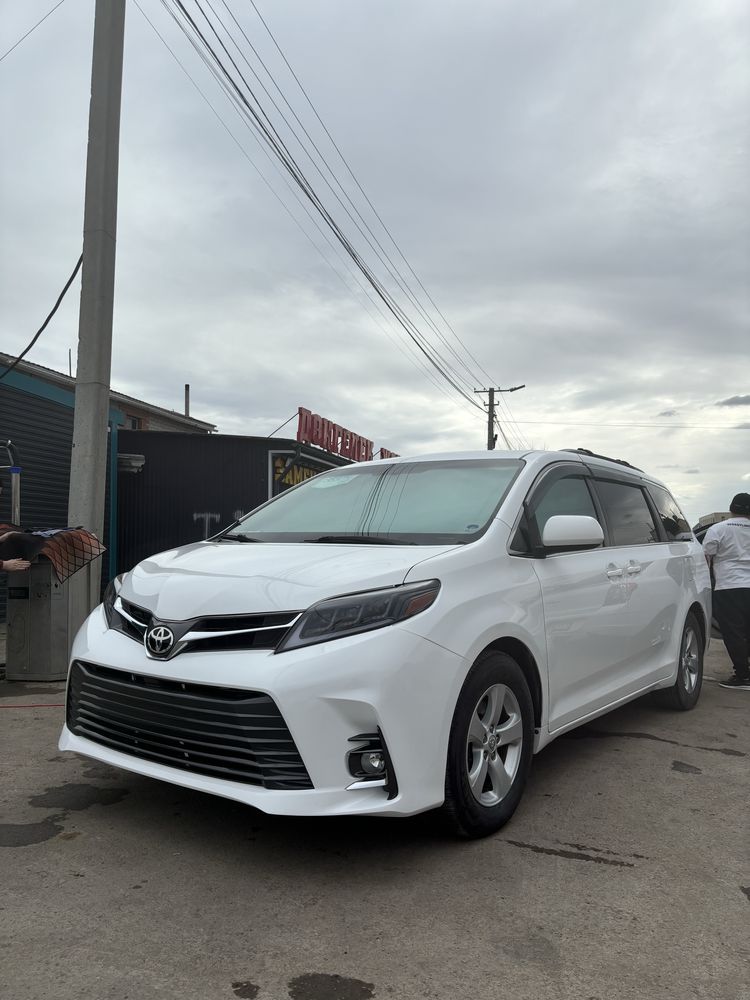 Toyota Sienna 2015
