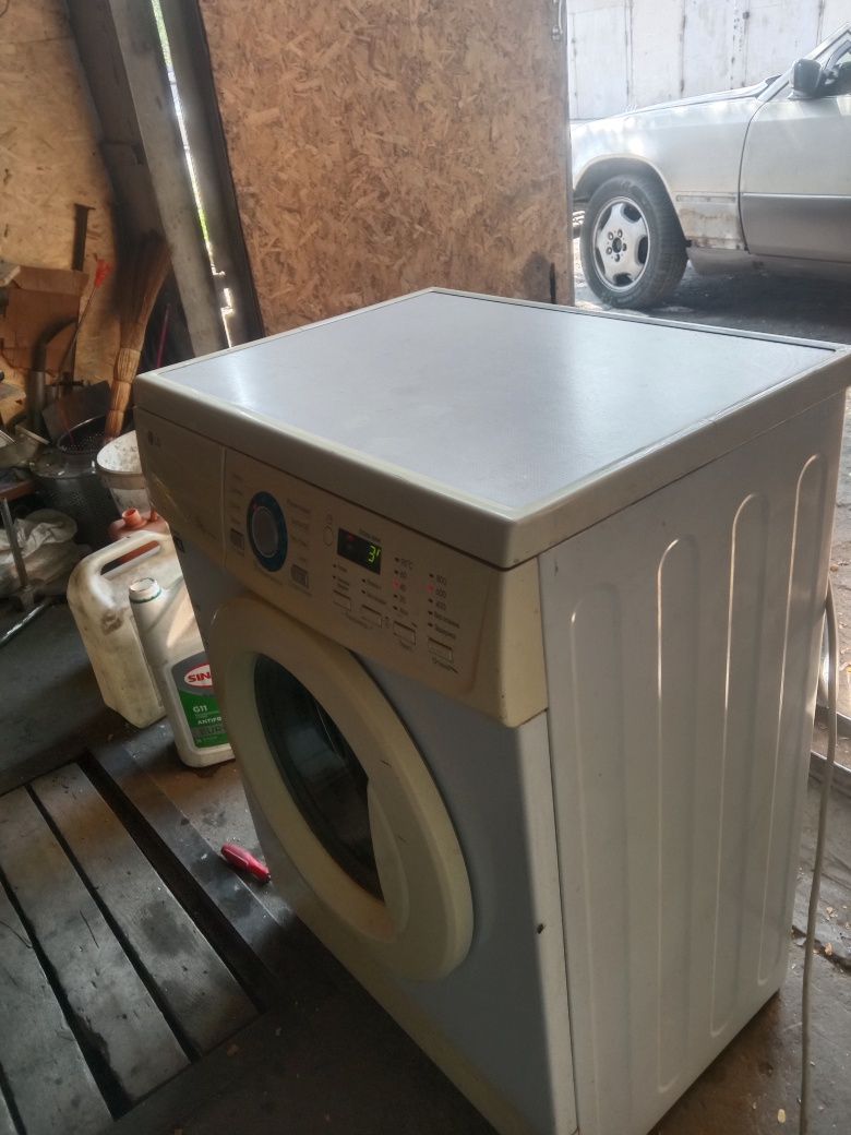 Продам стиральную машину