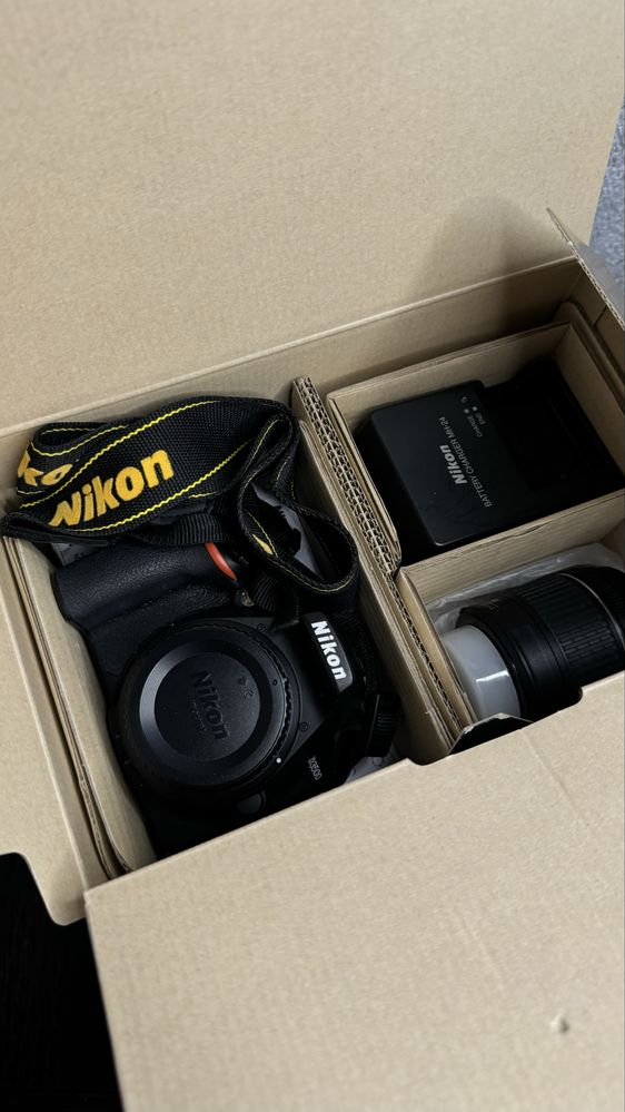 Фотокамера Nikon D3500 VR Kit
