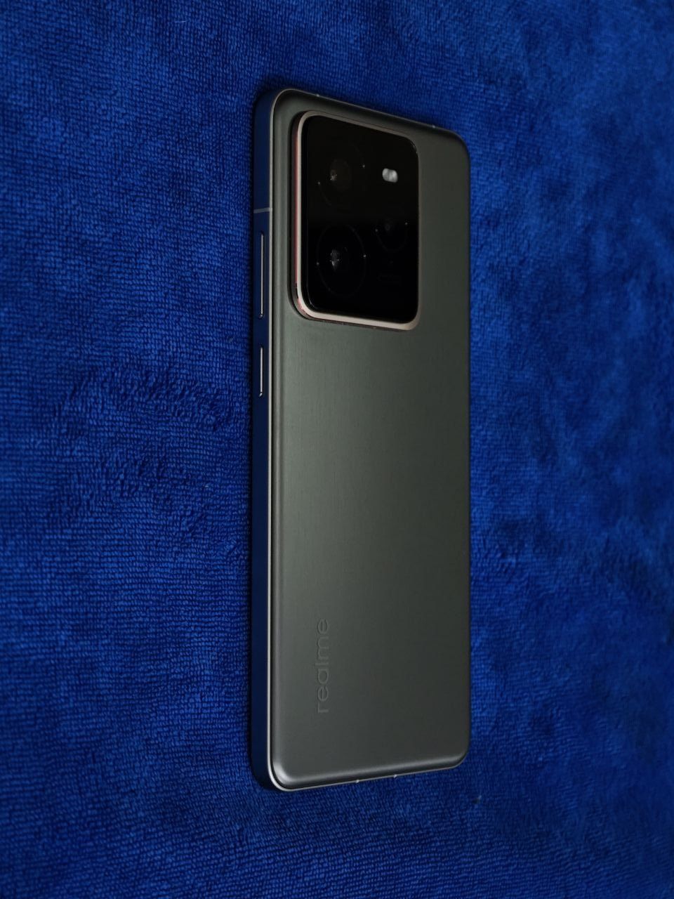 Обменяю Realme GT7 Pro