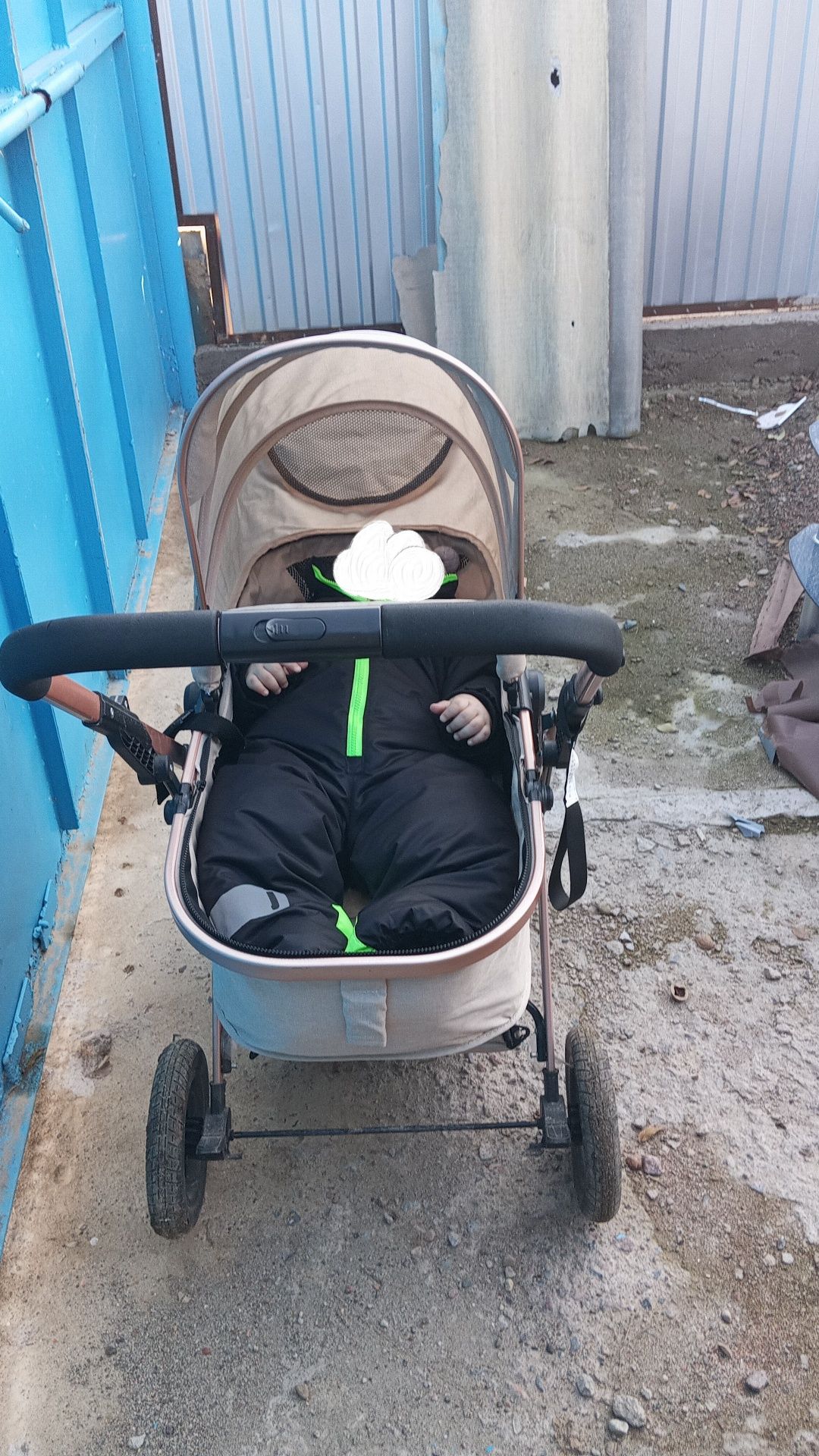 Коляска новая пользовались пару месяцев