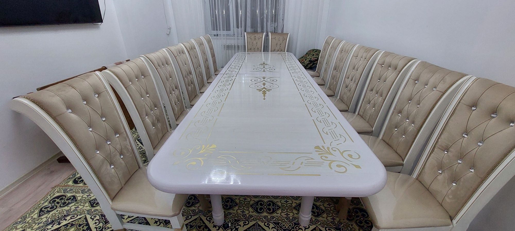 Стол стуля сатылады