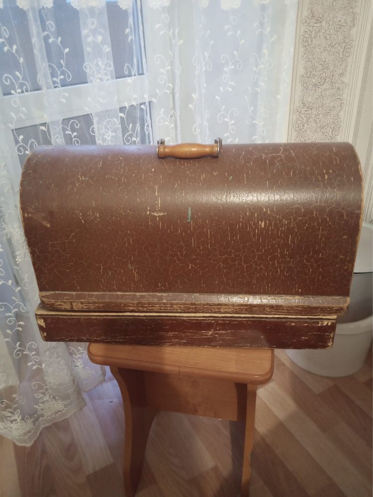 Продам швейную машинку