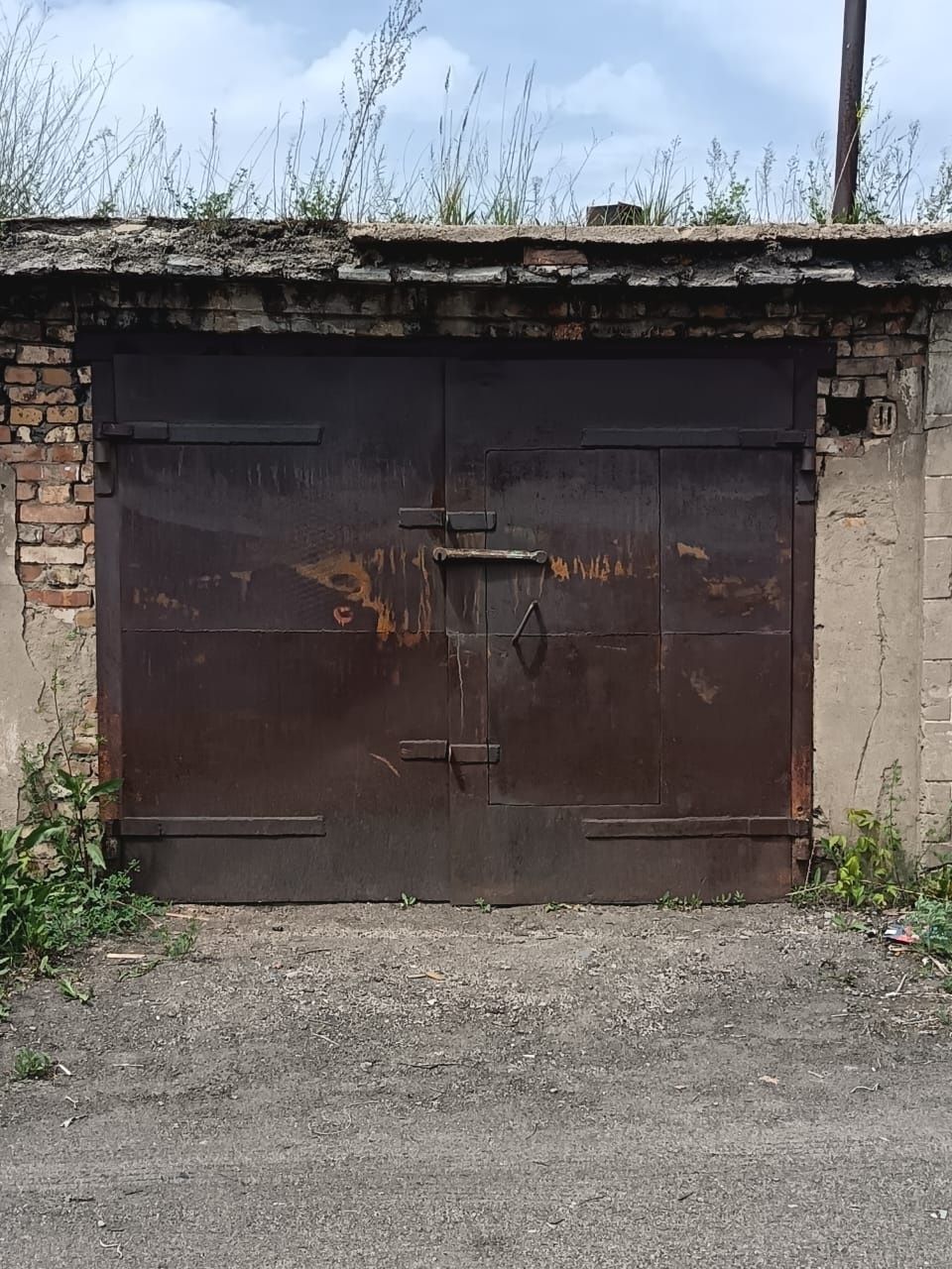 Продам гараж 15 мик