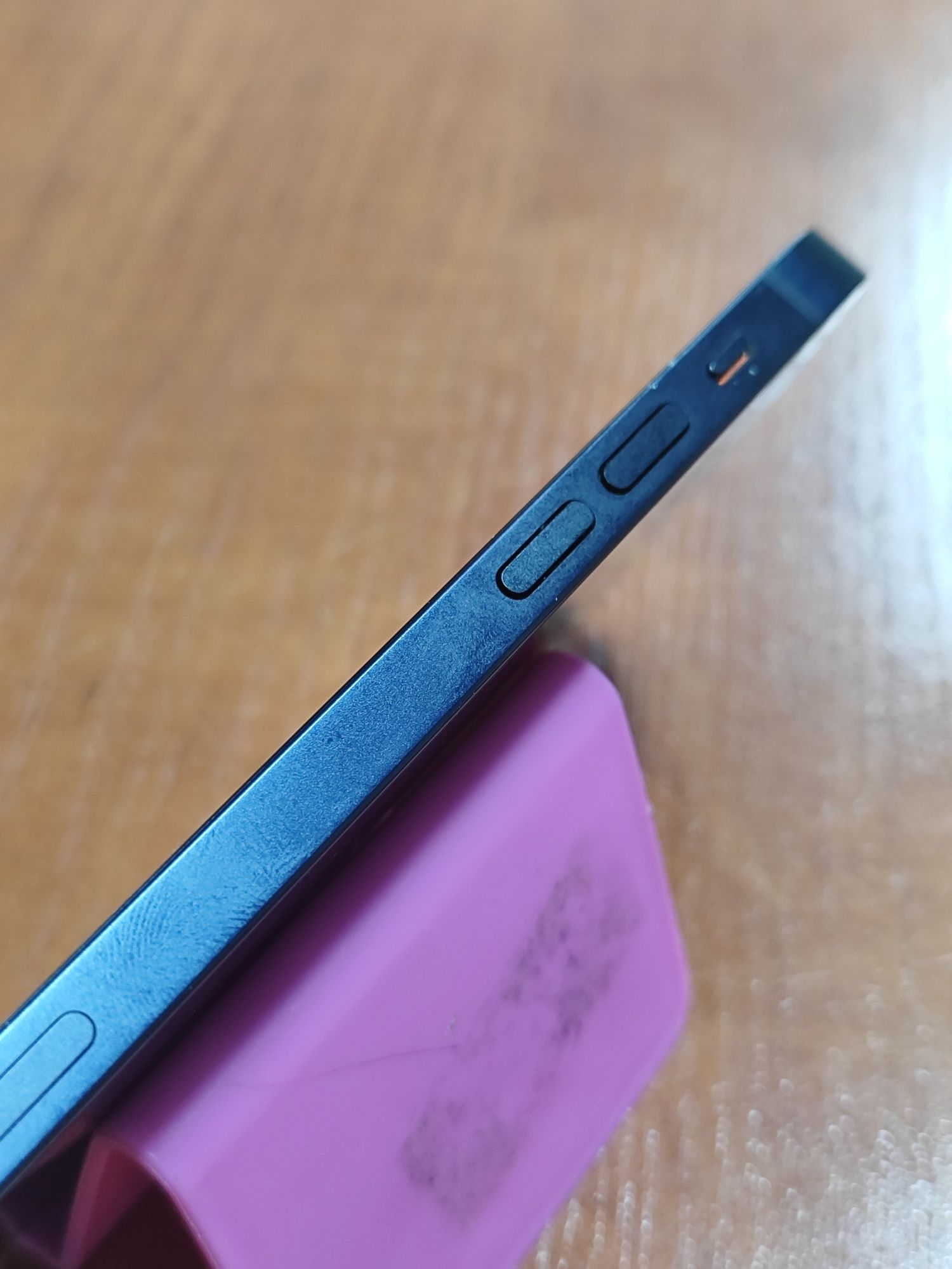 Продам iPhone 12, АКБ 93%