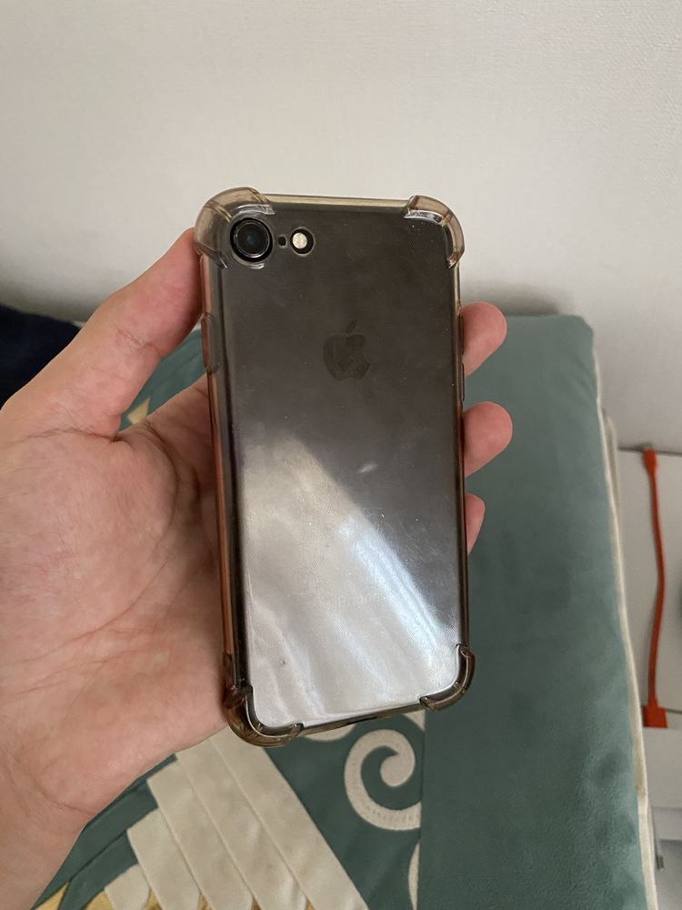 iPhone 7 32 GB в хорошем состояние