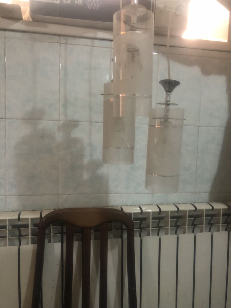 Продам люстры б/у