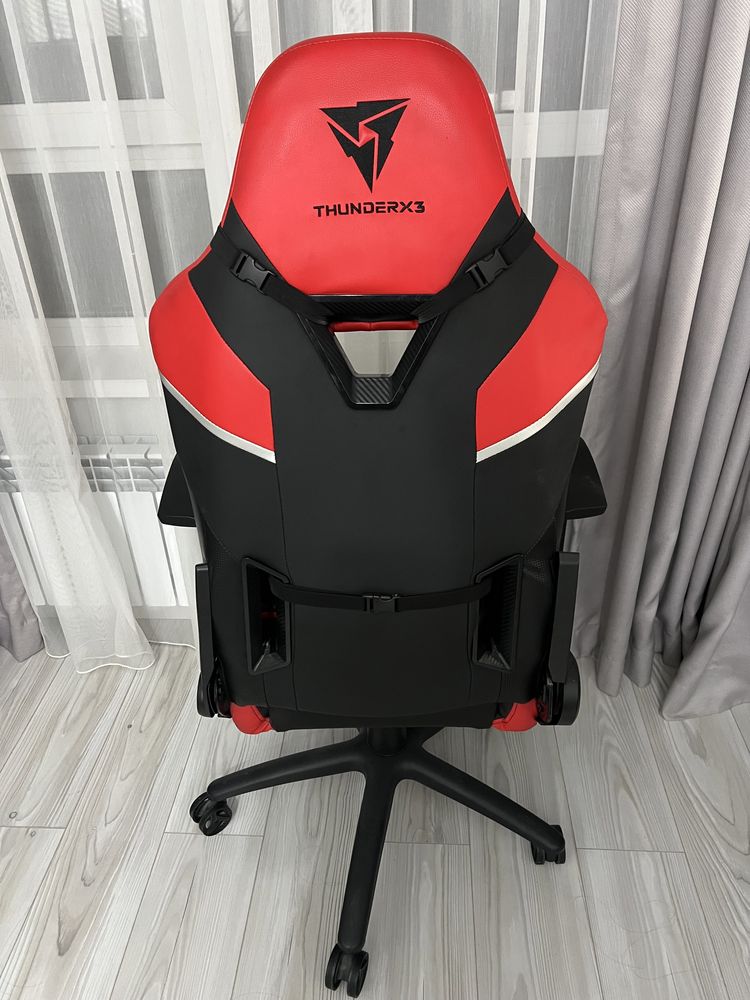 Игровое кресло ThunderX3 TC5