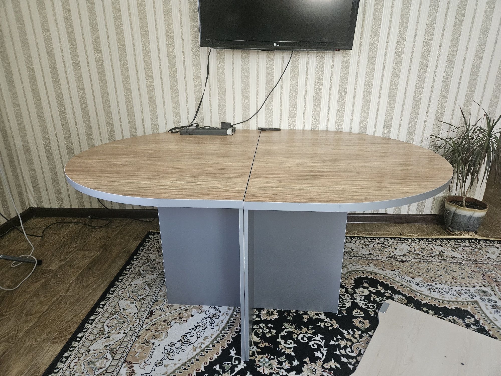 Продам стол. Можно для офиса