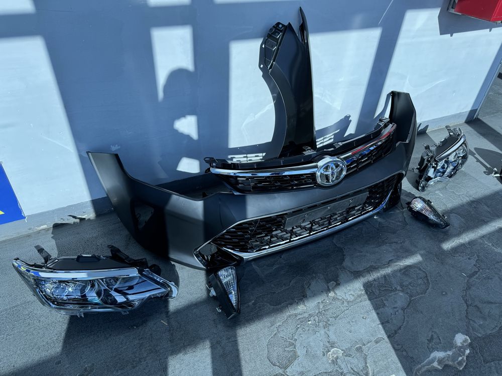 Бампер решетка Toyota Camry 55 EXCLUSIVE