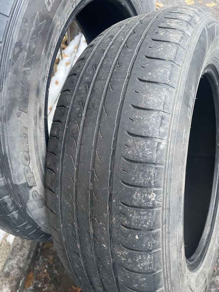 Комплект шин Dunlop 235 65 R18 летние на lexus rx.