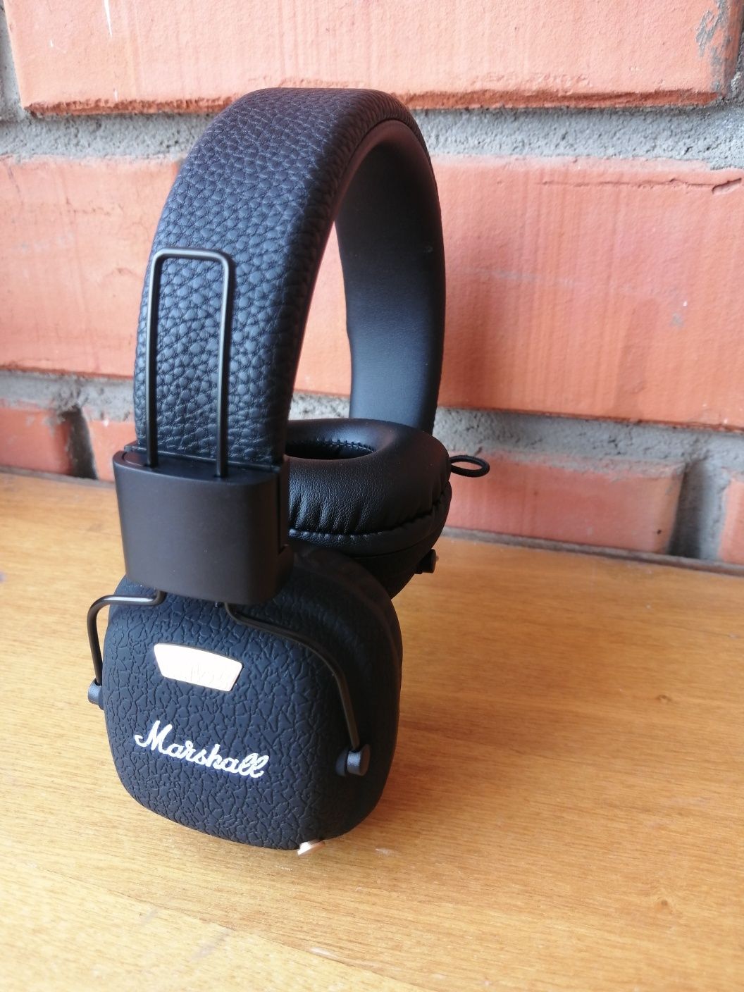Продам наушники Маршалл 5