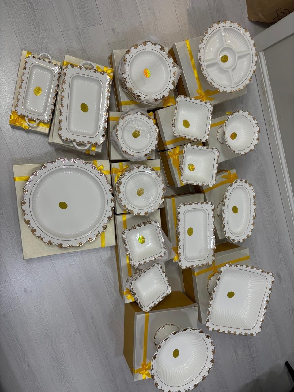 Продам классный сервиз