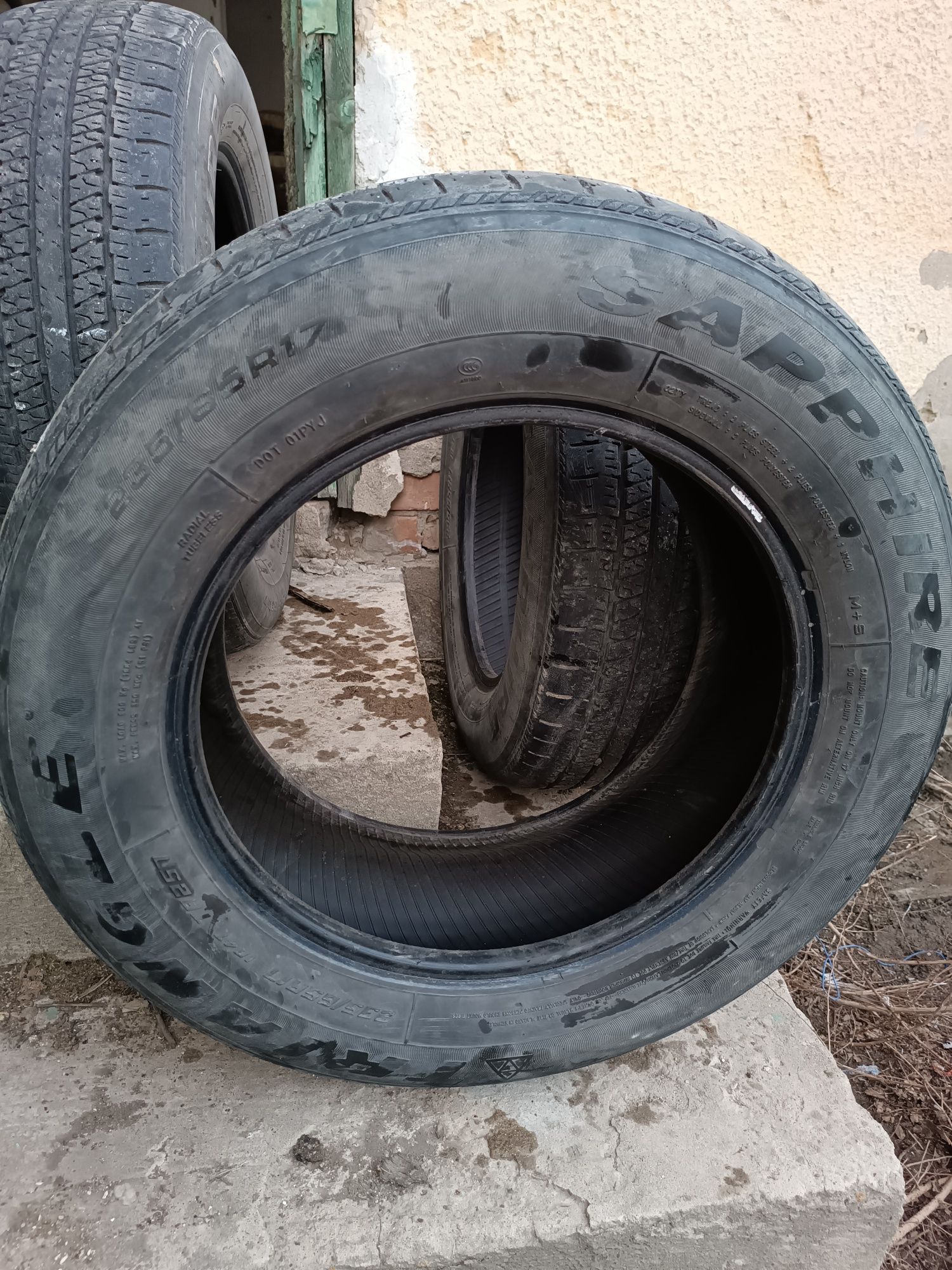 Продам шины 235/65/R17