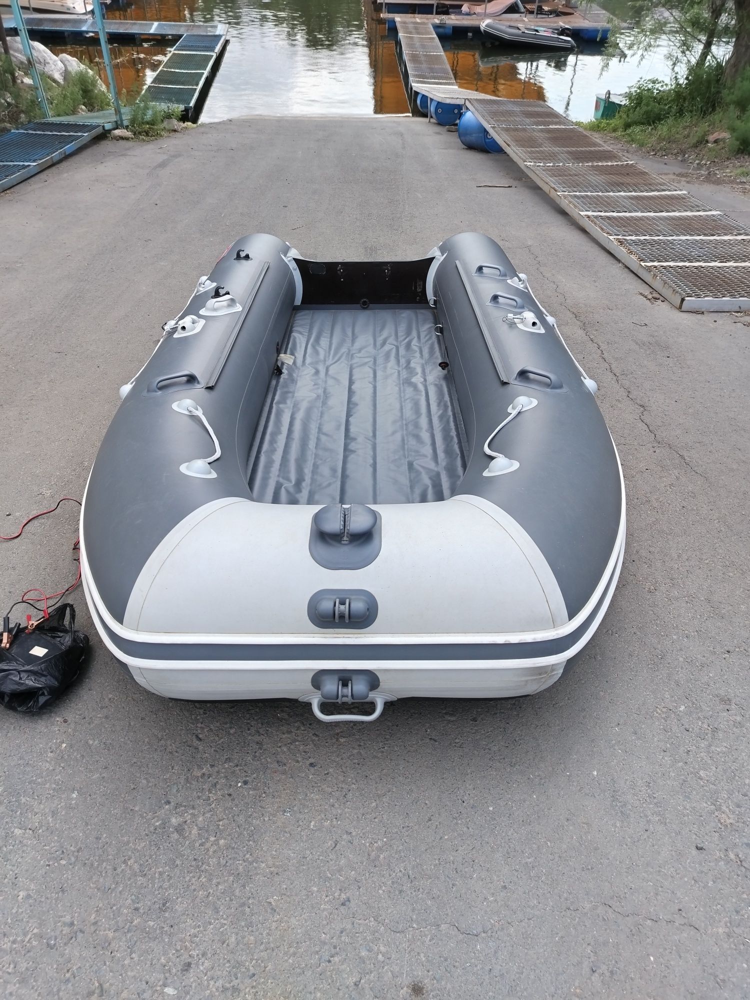 Продам лодку ПВХ  Таймень LX 3600.