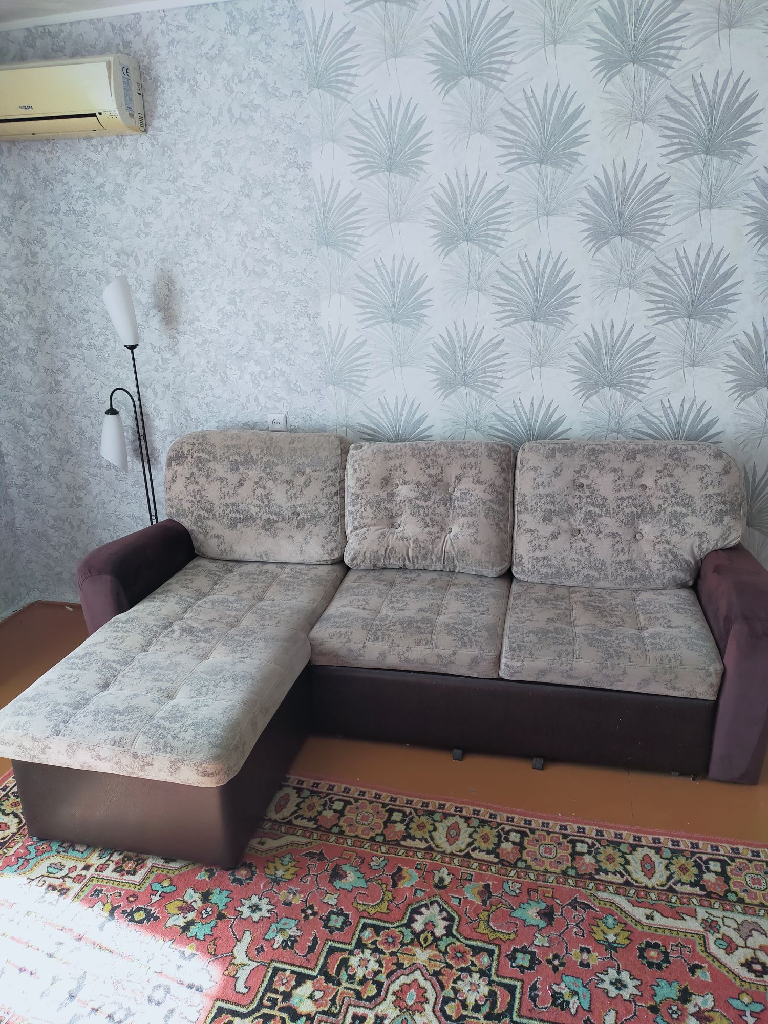 Продам диван угловой
