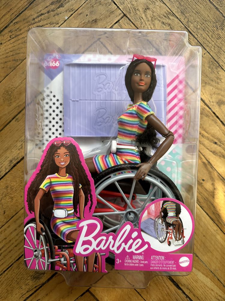 Barbie / Куклы Барби в коляске (каждая за 19 500)