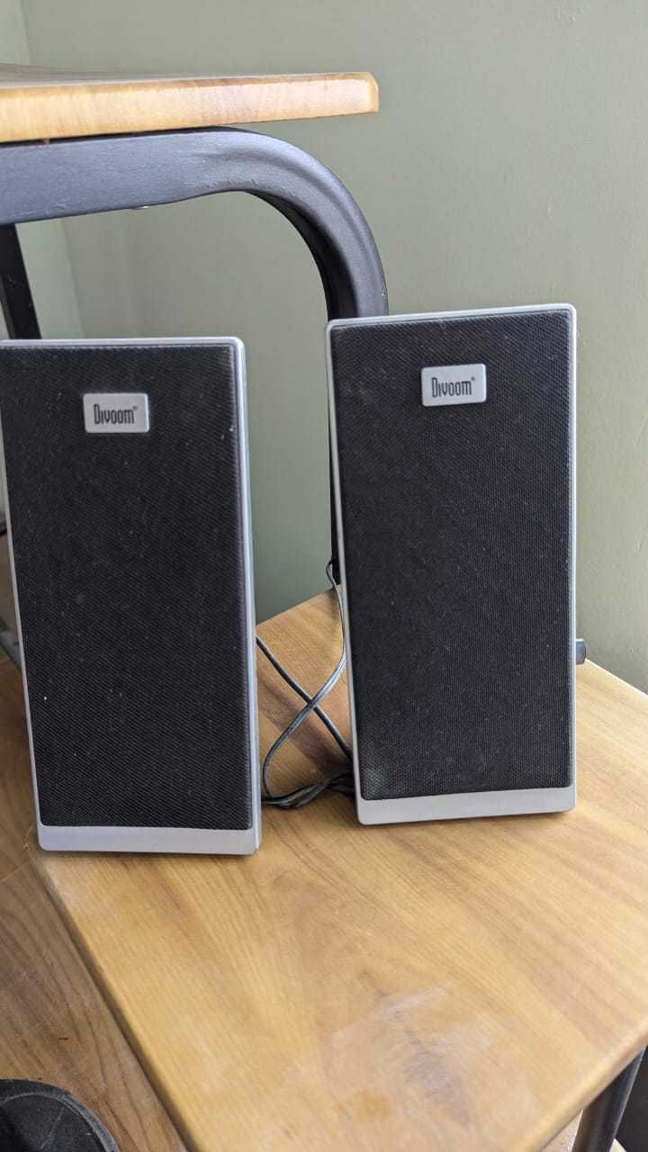Компьютер со столом SSD 150 Gb HDD 800 Gb  RAM 6 Gb CPU E2140 1.6 GHz