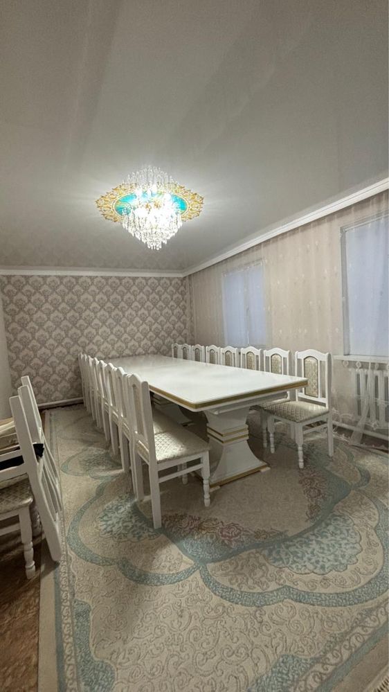 Продаеться стол без стулья