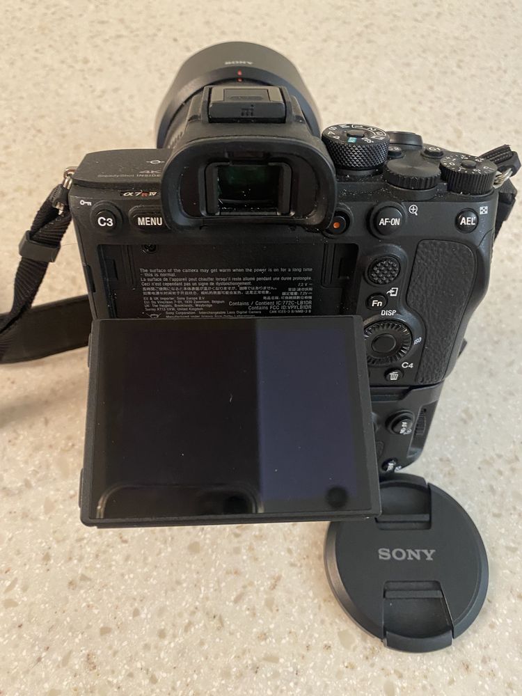 Продам цифровой SONY A7R body и Обьектив SONY FE 24 mm F1.4 Gmaster
