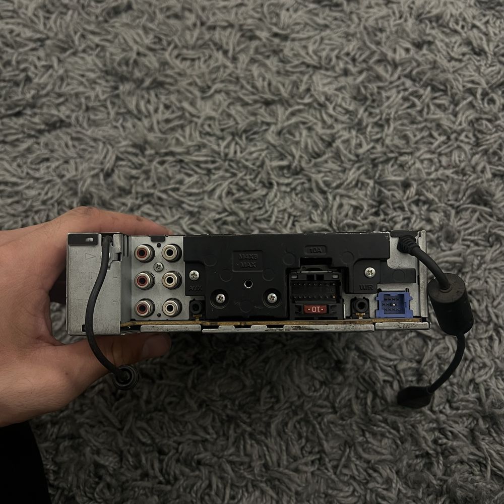 Продам легендарную магнитолу Pioneer DEH P7150UB