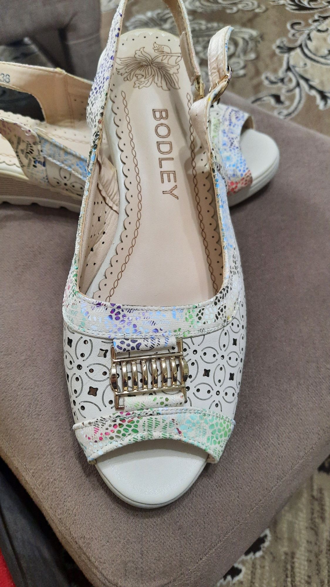 Босоножки женские новые р.38