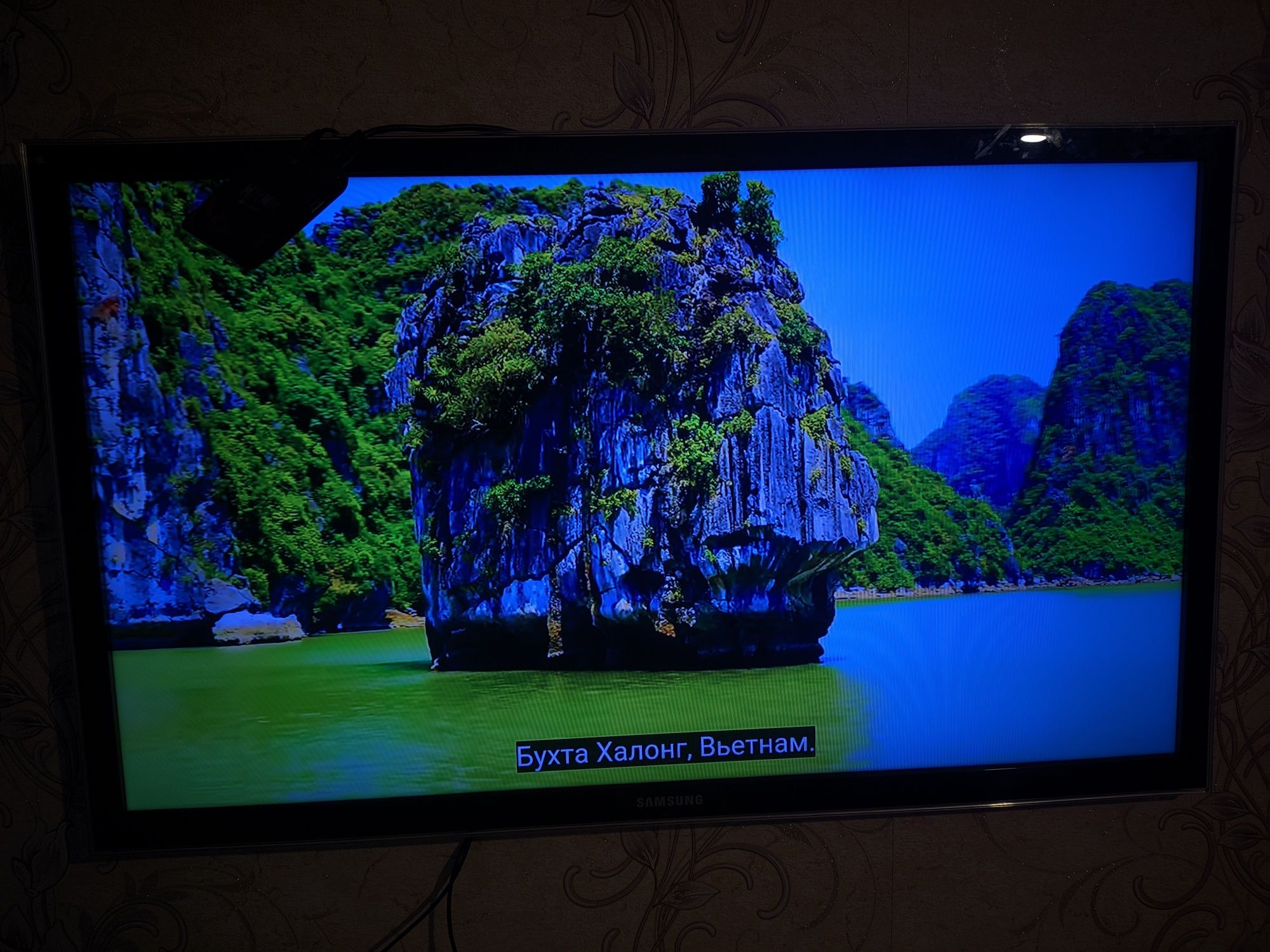 Samsung телевизор 40 дюйм + Смарт приставка H96max 4k ultra HD+ краншт
