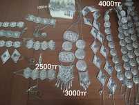 Серьги 1000, ремень -4000, ожерелье 3000.