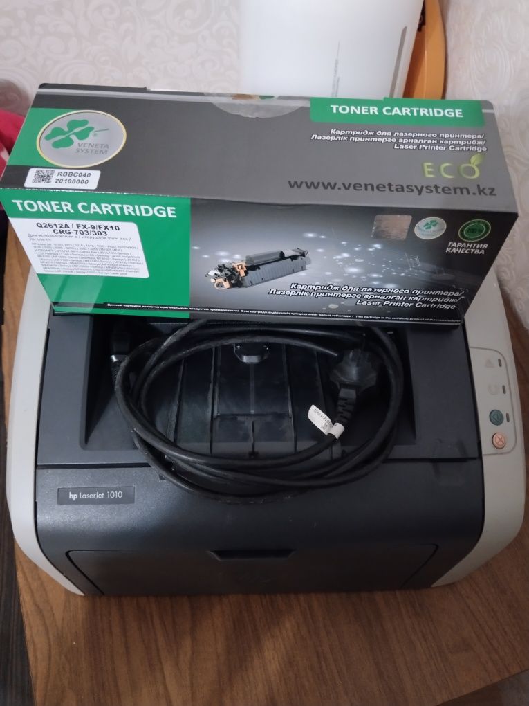 Продам принтер лазерный  hp1010