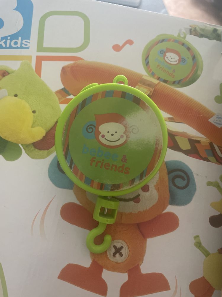 Мобиль с мягкими игрушками
