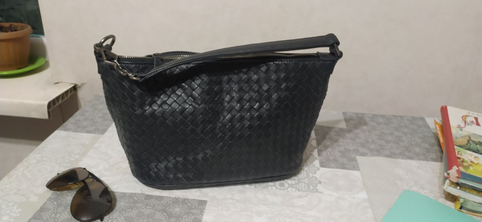 Натуральная кожаная сумка Bottega Venetta