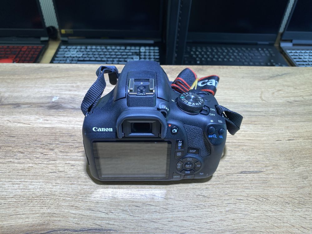 Фотоаппарат Canon EOS 2000D, 18-55 mm, черный, 10470/А10