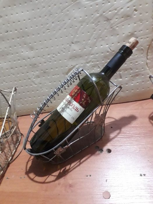 Продам подстаканник железные для бутылки  расписанный листиками