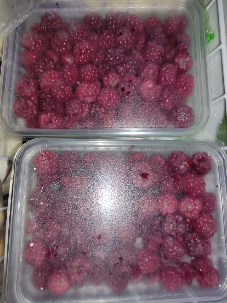Продается масло домашние,гуси,утки,малина замороженная