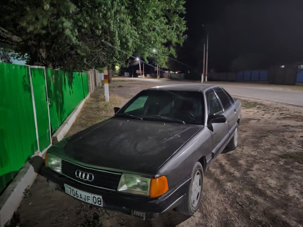 Audi 100 в идеальном состояний