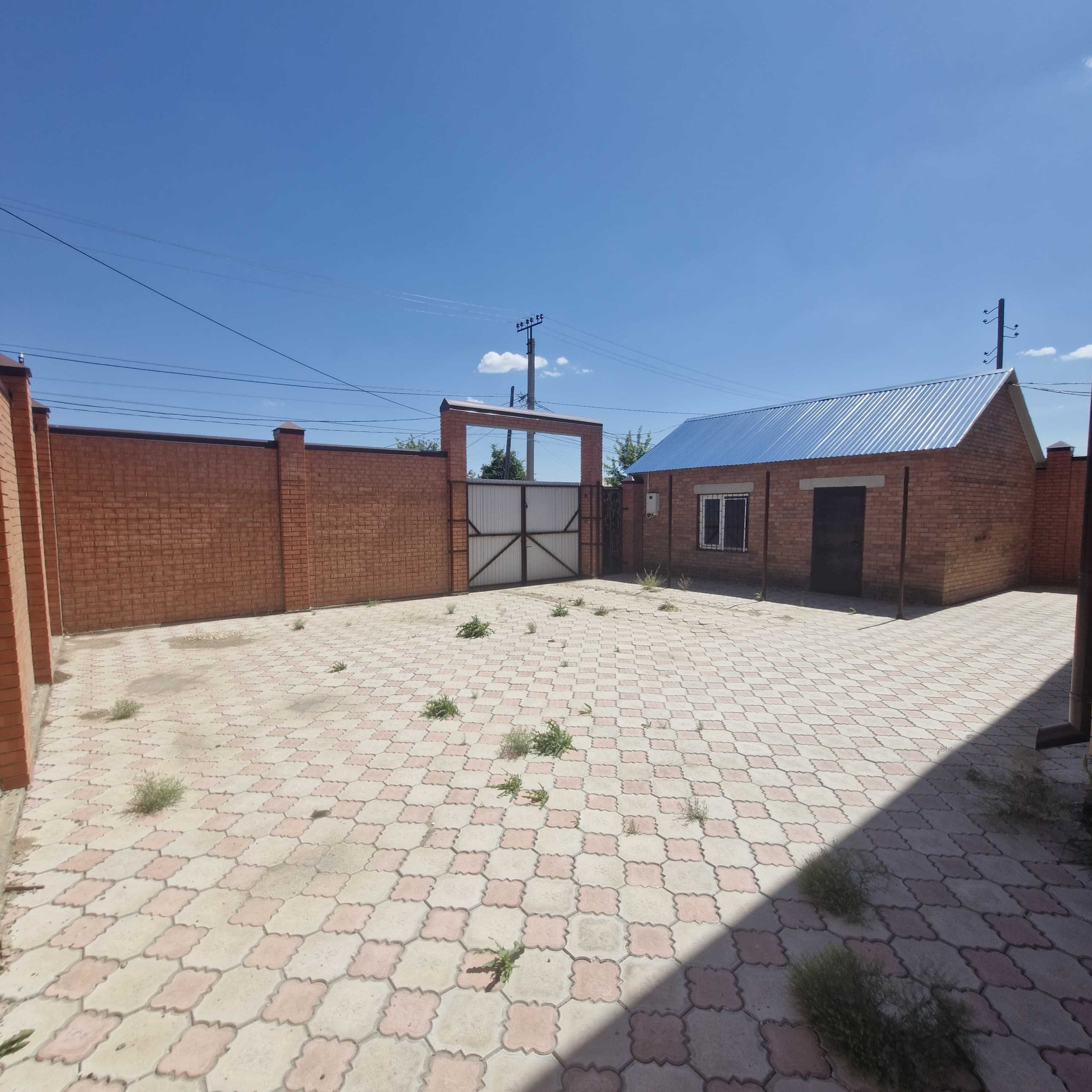 Продам двухэтажный коттедж в Подстепном, пятикомнатный