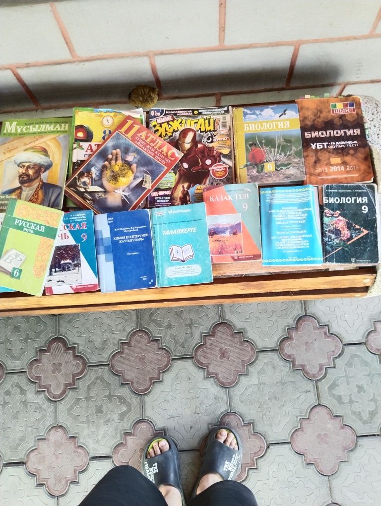 Отдам книги для школьников за шоколадки
