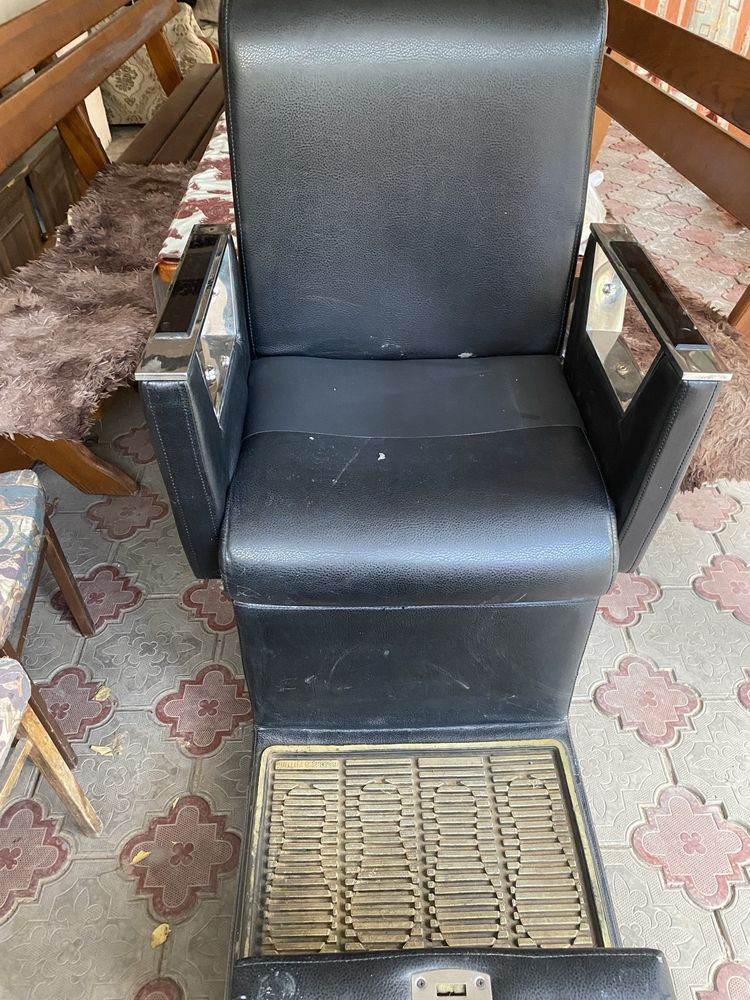 Срочно продам педикюрное кресло