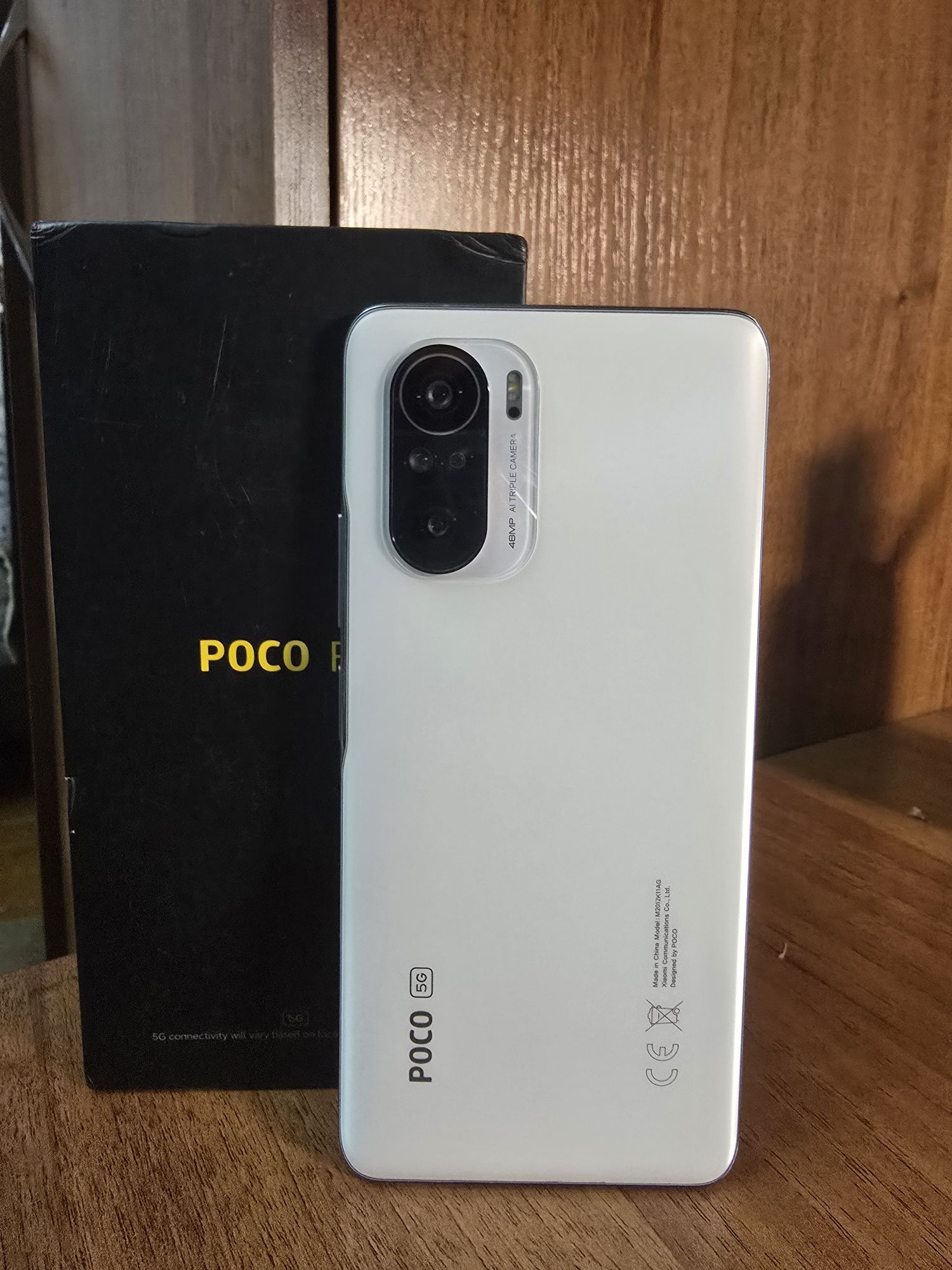 Продам смартфон  Poco f3