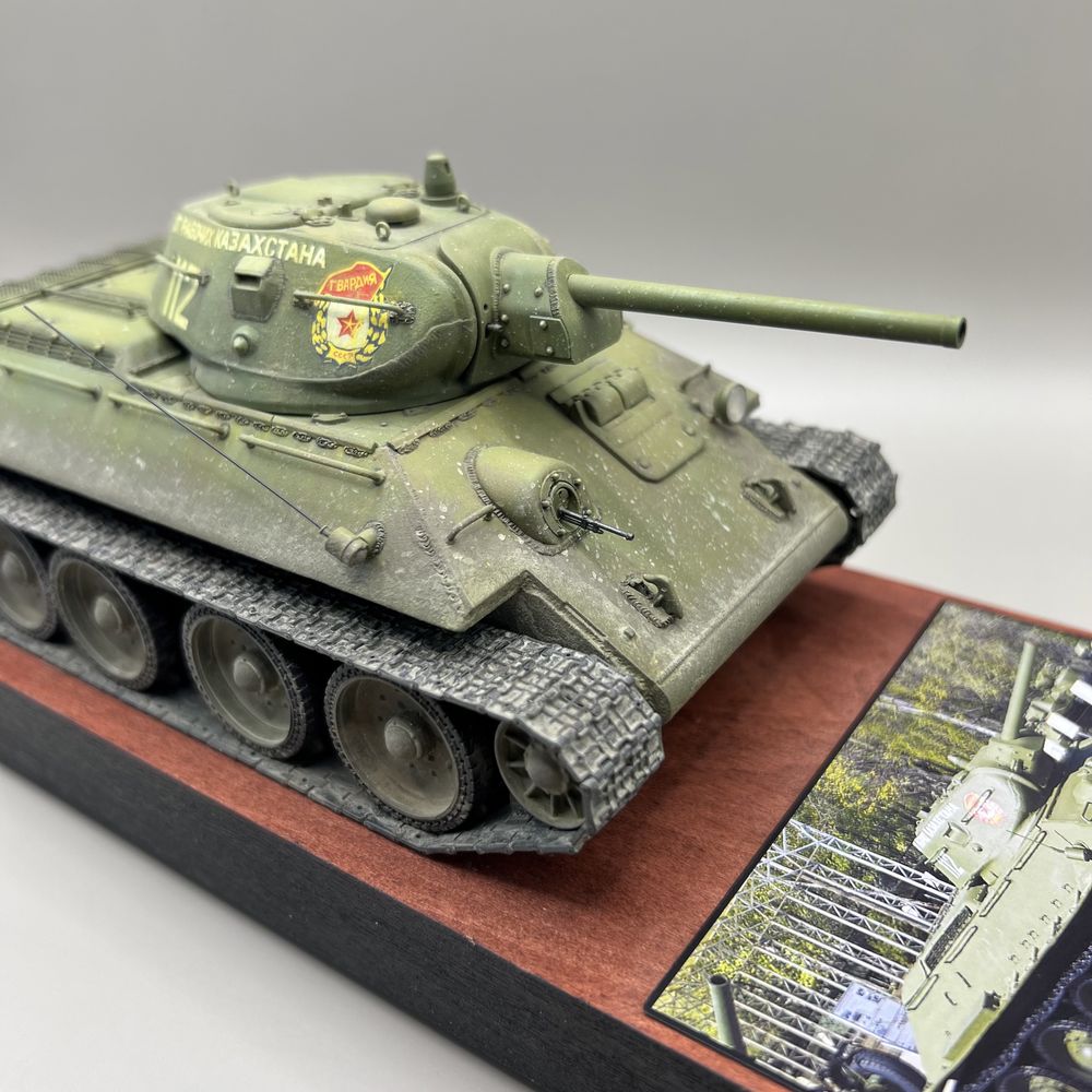 Готовая модель танка Т-34-76 от Dragon  «От рабочих Казахстана»