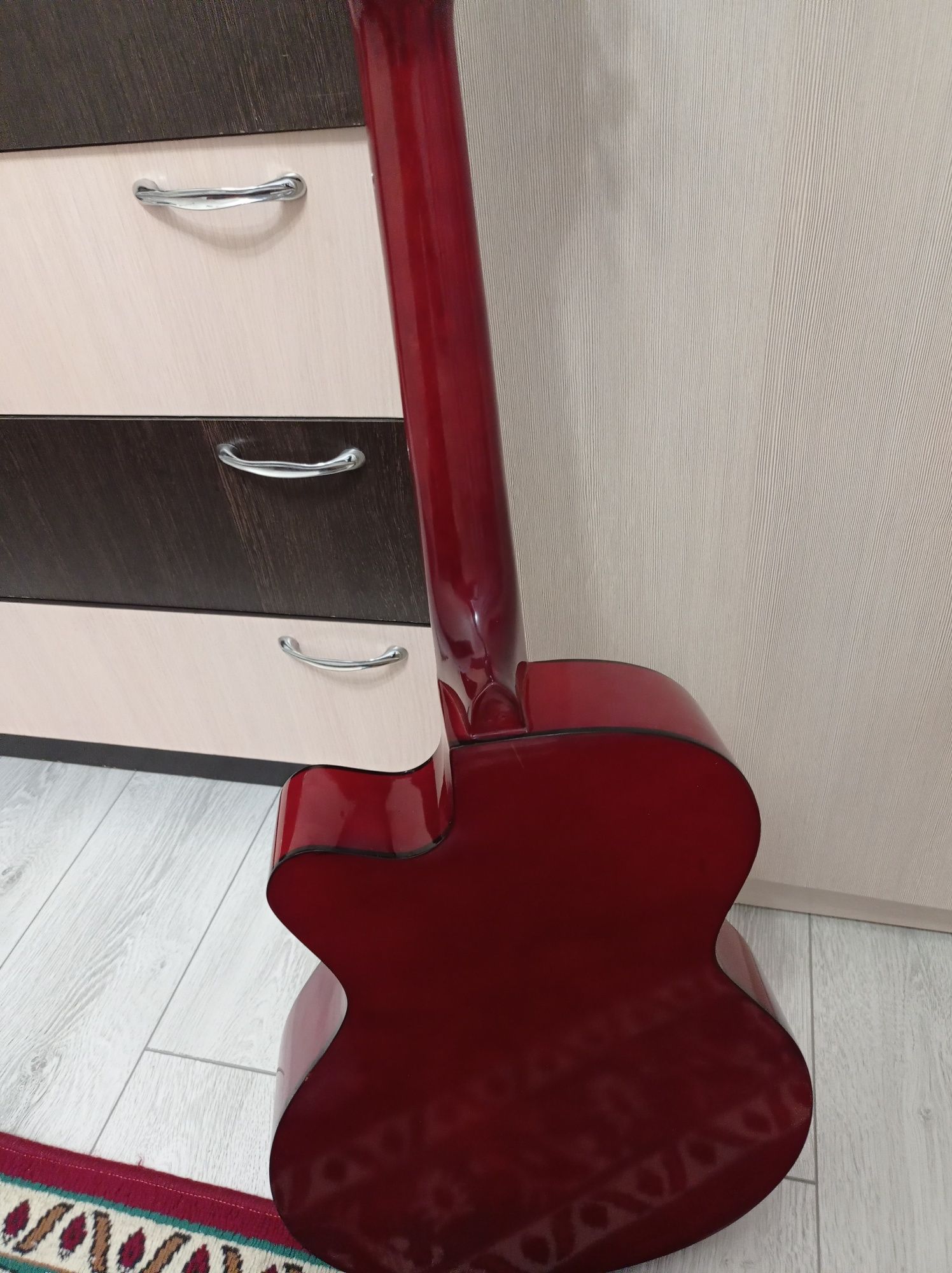 Продам акустическую новую гитару Срочно