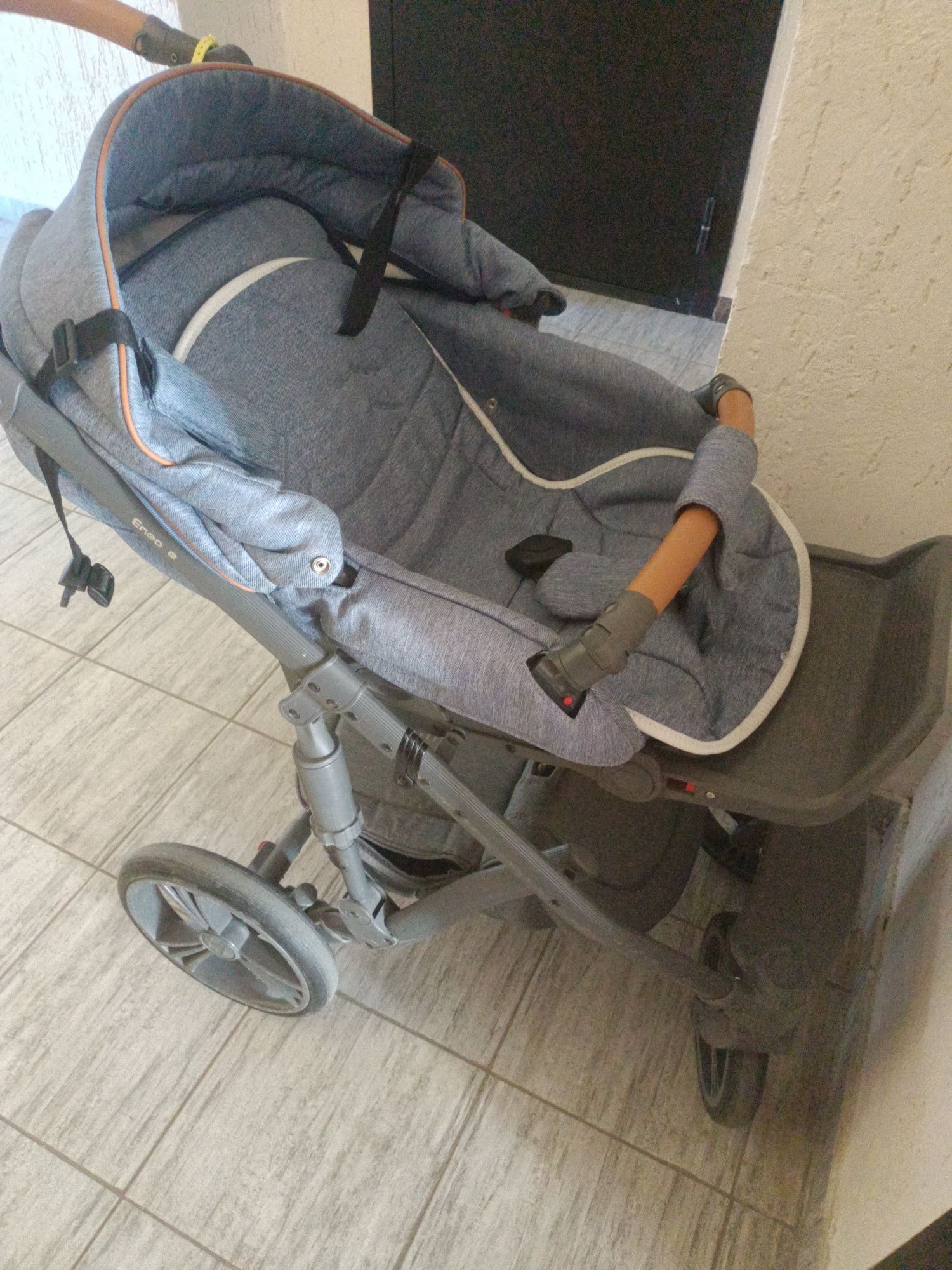 Продам коляску Адамекс
