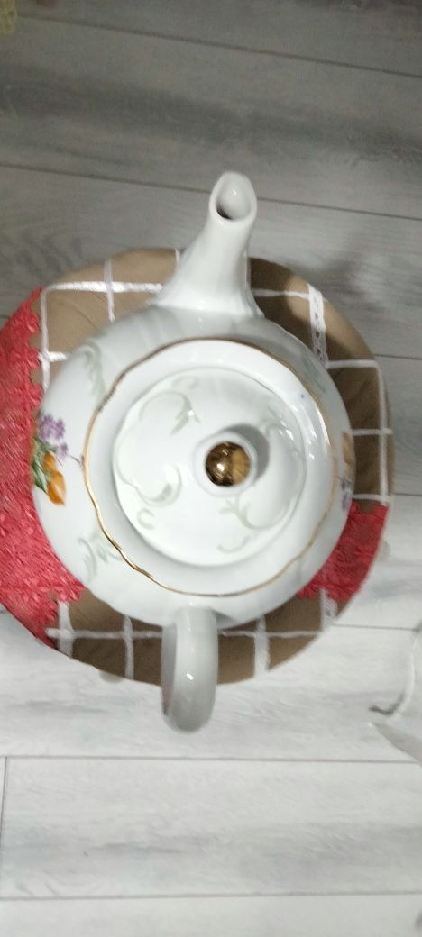 Продам чайник. Новый.