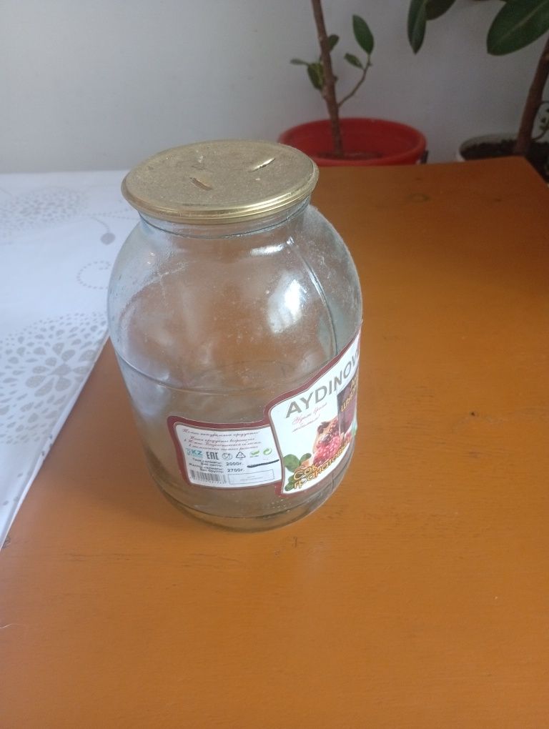 Продам б/у банки 2л