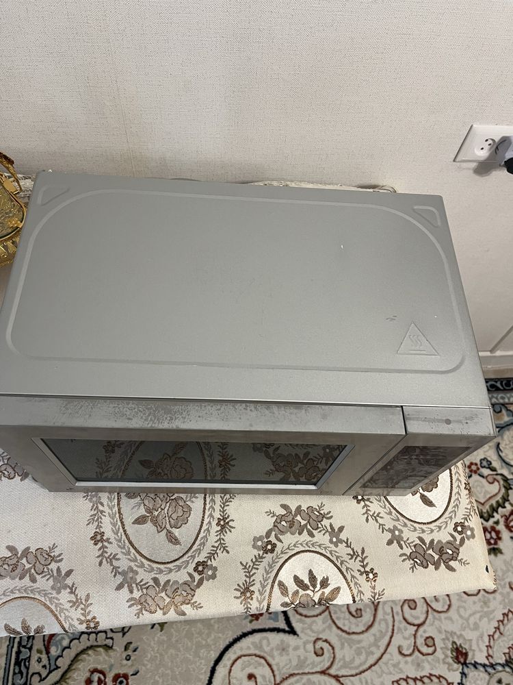 Продам Микроволновку б/у
