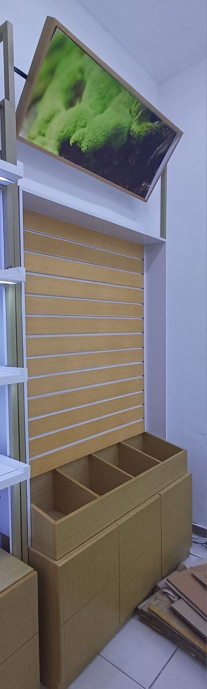 Продаю торговые стеллажи