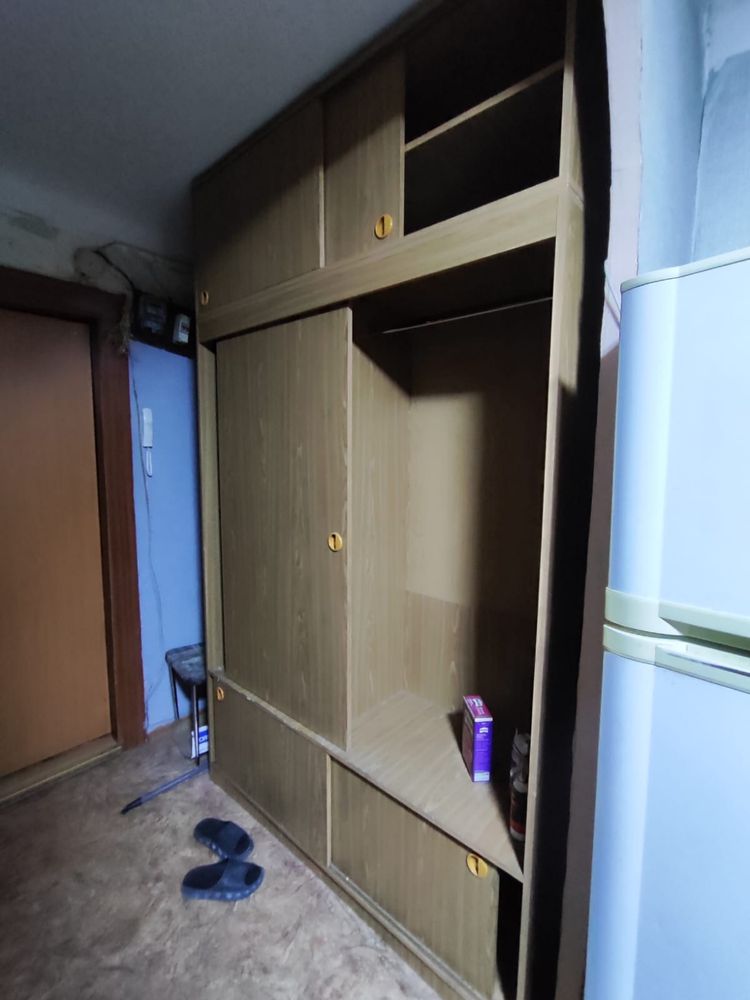 Продам шкаф в прихожую в хорошем состоянии