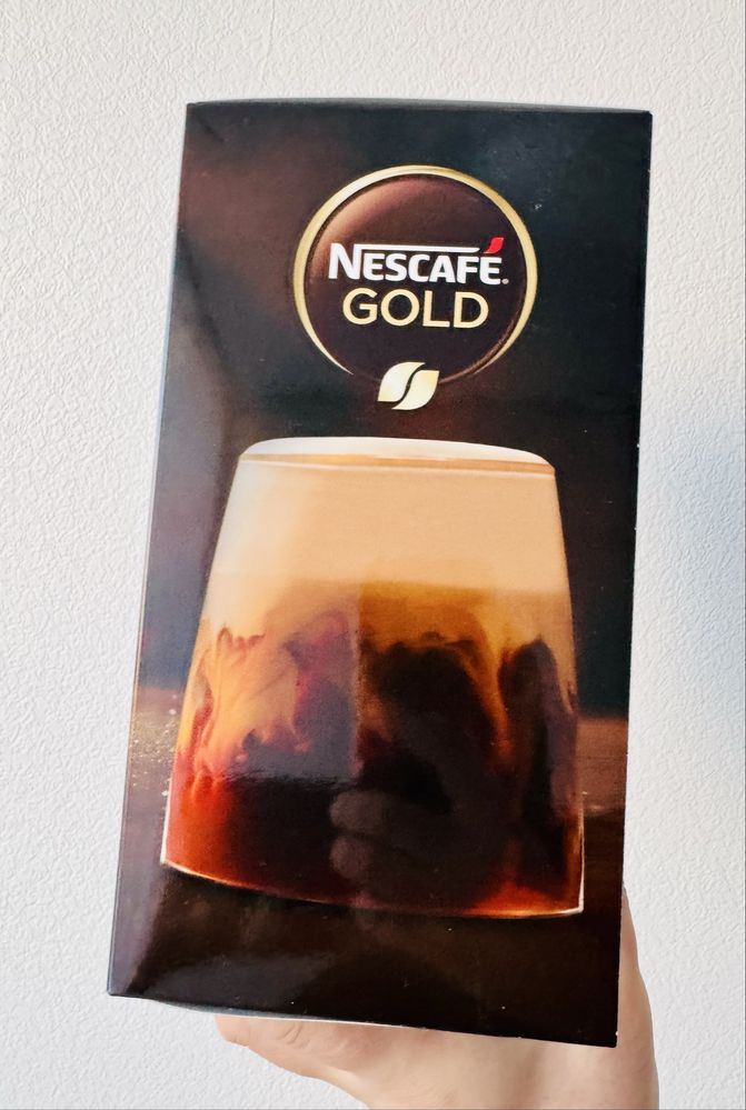 Кофе растворимый Nescafe Gold 190г. с капучинатором